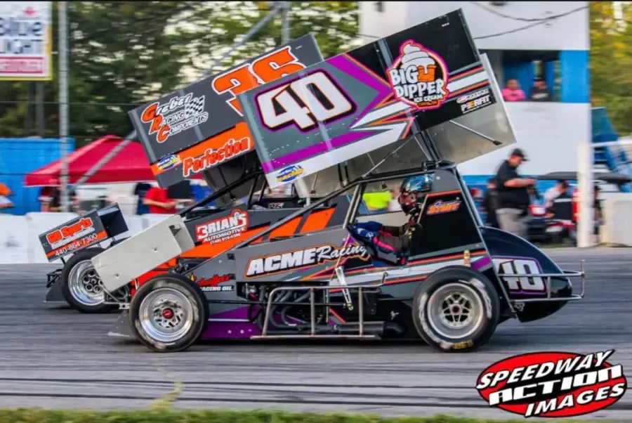 Sprint cars 40 and 36 side by side